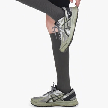 Urban sports | Thin grey velvet socks women‘s solid vertical stripes skinny leg socks black high tube