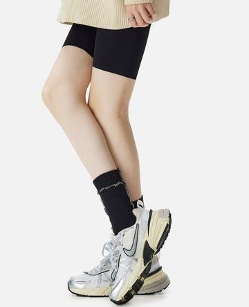 Fashion item | design a high class thick needle color contrast cuffed socks women‘s solid color mid-tube pile socks